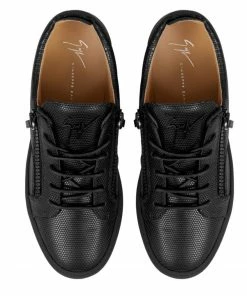 Giuseppe Zanotti (BLACK REPAIR JEAN) Jet Black Leather Low Top Sneakers)