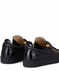 Giuseppe Zanotti ( Black/gold Leather Low Top Sneakers)